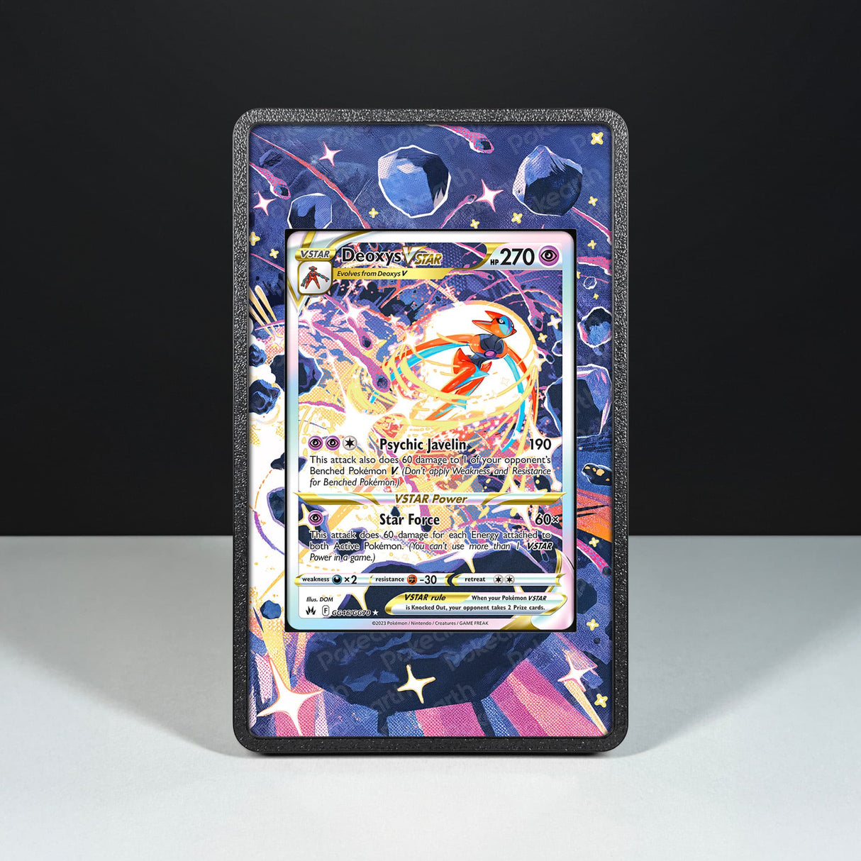 Deoxys V ASTRO GG46/GG70 - Custodia con Artwork Esteso per Carte Pokémon - Display Case Extended Artwork Pokearth