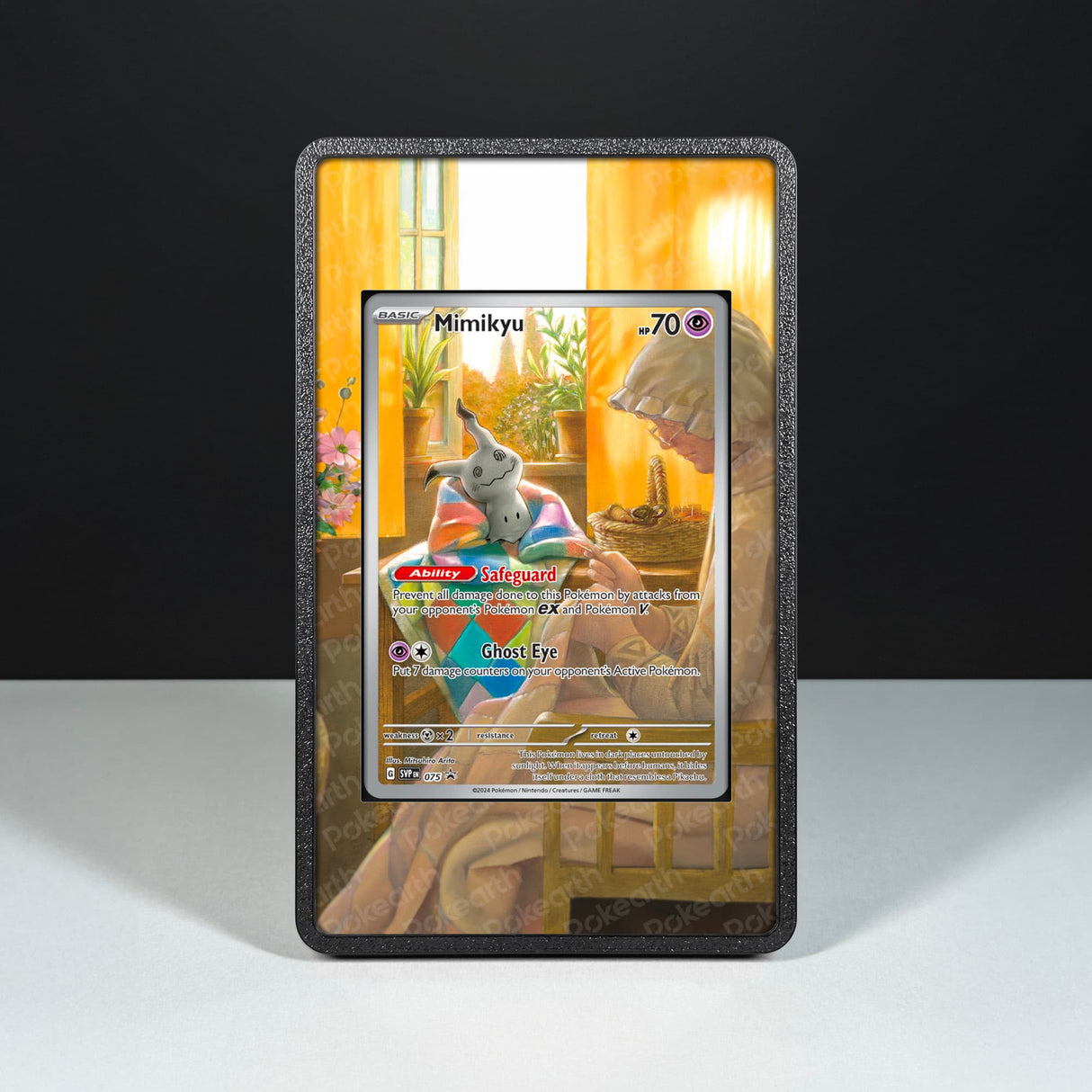 Mimikyu SVP 075 - Custodia con Artwork Esteso per Carte Pokémon - Display Case Extended Artwork Pokearth