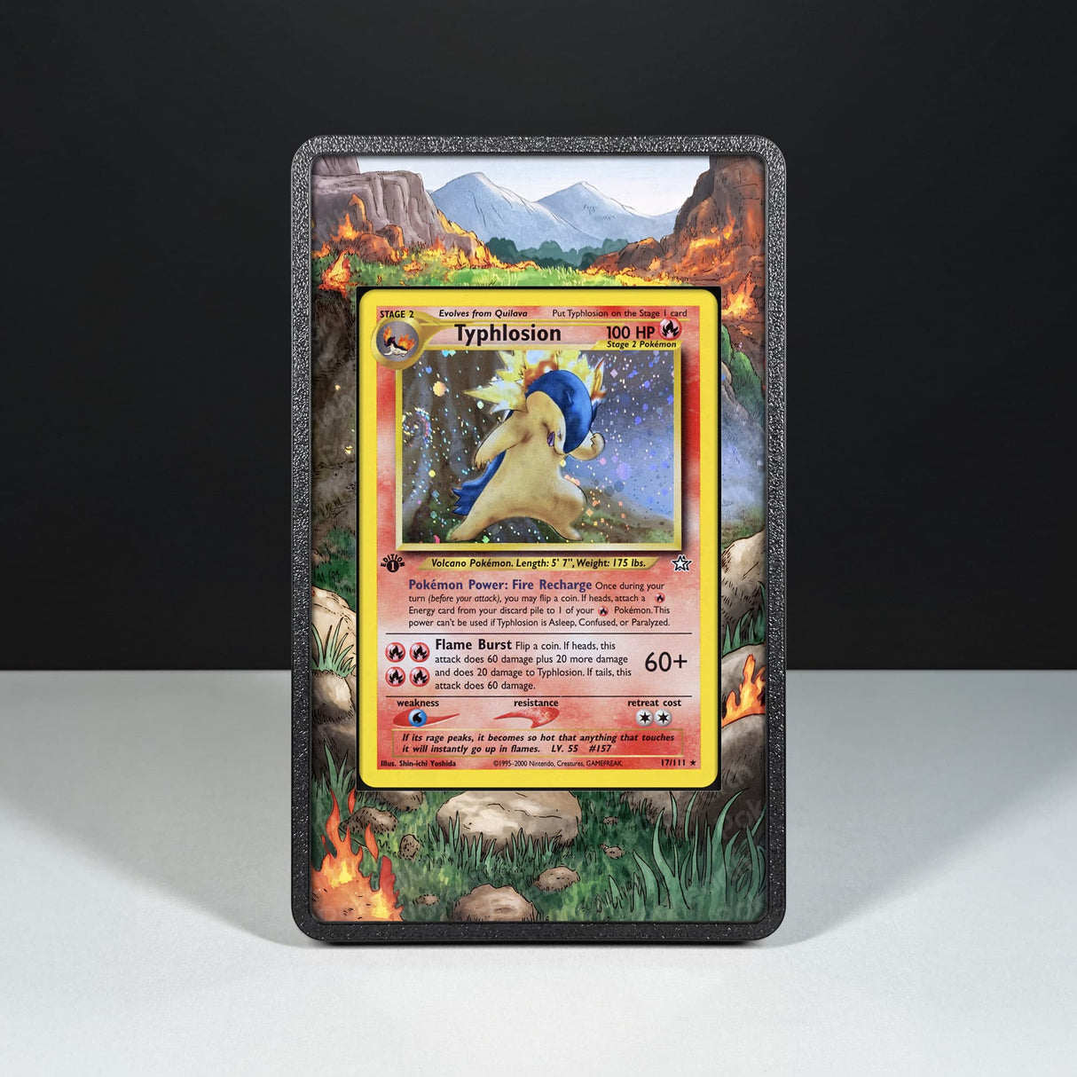 Typhlosion 17/111 - Custodia con Artwork Esteso per Carte Pokémon - Display Case Extended Artwork Pokearth