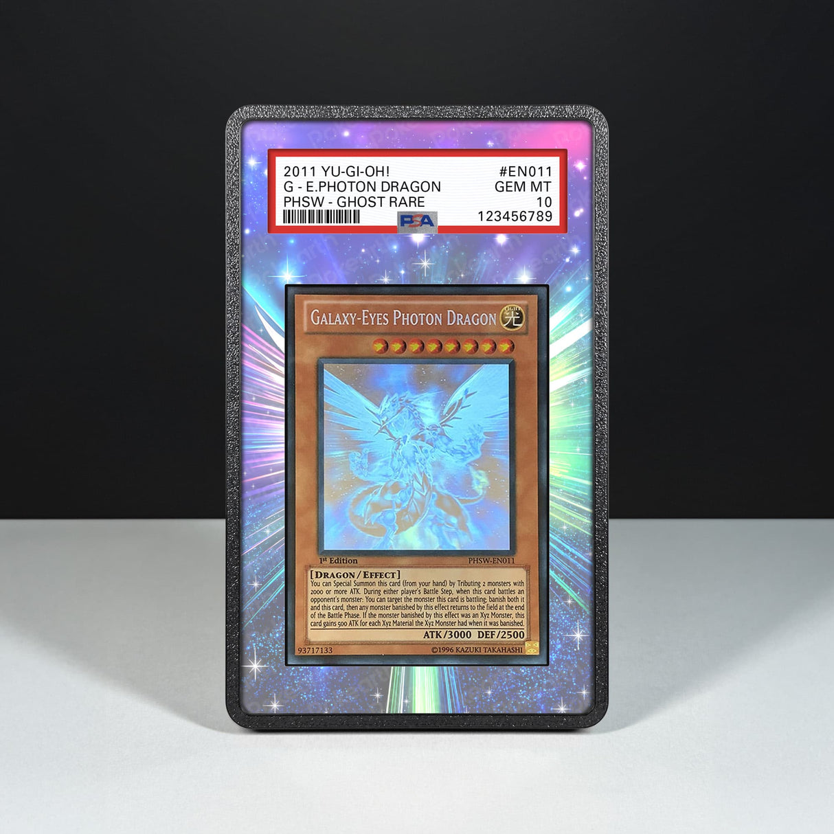 Drago Fotonico Occhi Galattici 011 (Ghost Rare) - Custodia con Artwork Esteso per Carte Gradate - Display Case Extended Artwork Pokearth