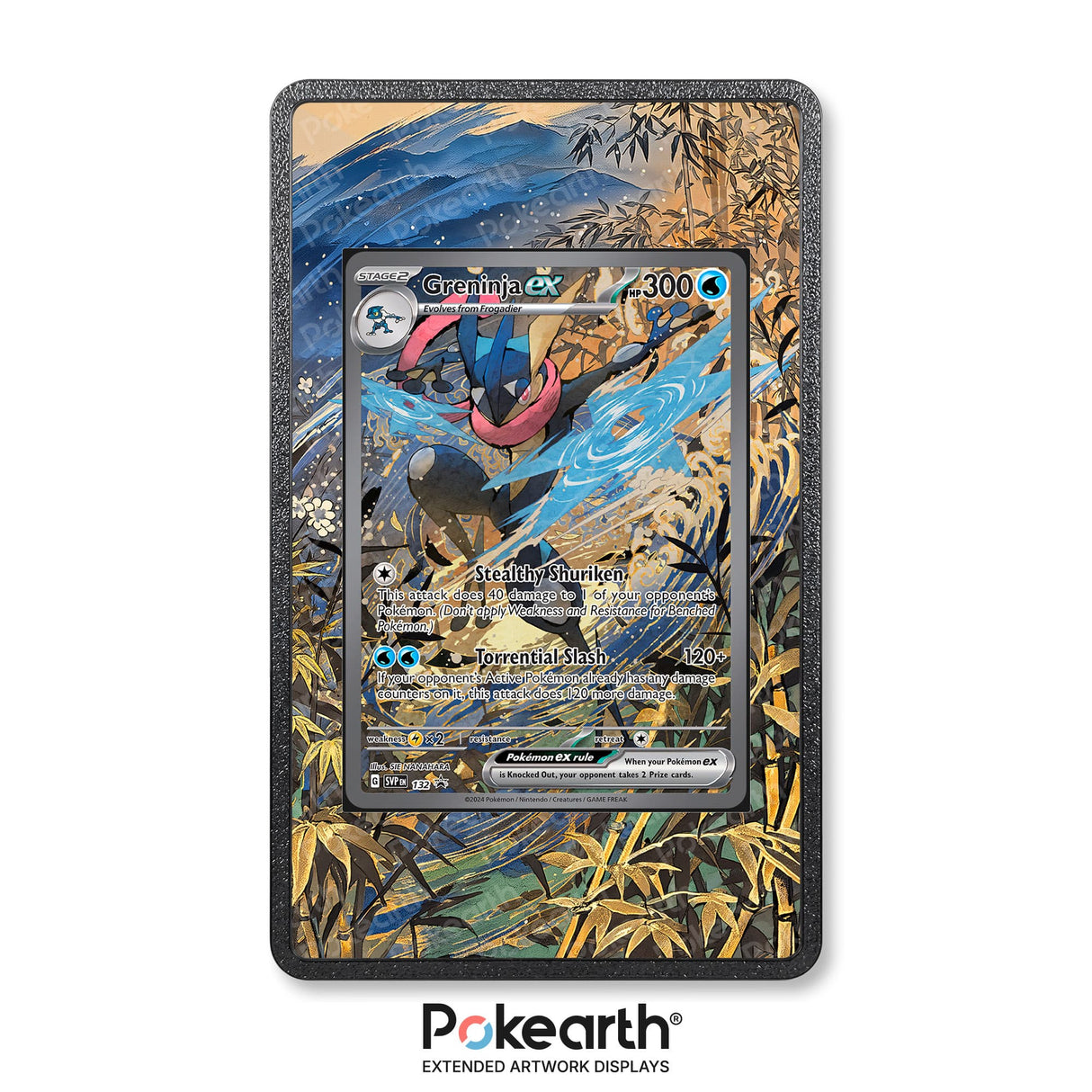 Greninja ex SVP 132 - Custodia con Artwork Esteso per Carte Pokémon - Display Case Extended Artwork Pokearth