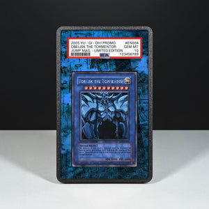 Obelisk il Tormentatore 004 - Custodia con Artwork Esteso per Carte Gradate - Display Case Extended Artwork Pokearth