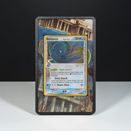 Rayquaza Delta Species 16/110 - Custodia con Artwork Esteso per Carte Pokémon - Display Case Extended Artwork Pokearth