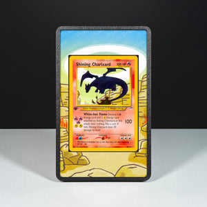 Shining Charizard 107/105 - Custodia con Artwork Esteso per Carte Pokémon - Display Case Extended Artwork Pokearth