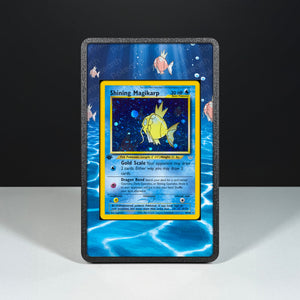Shining Magikarp 66/64 - Custodia con Artwork Esteso per Carte Pokémon - Display Case Extended Artwork Pokearth