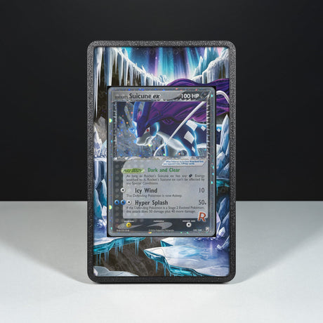 Rocket's Suicune ex 105/109 - Custodia con Artwork Esteso per Carte Pokémon - Display Case Extended Artwork Pokearth