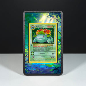 Venusaur 15/102 - Custodia con Artwork Esteso per Carte Pokémon - Display Case Extended Artwork Pokearth