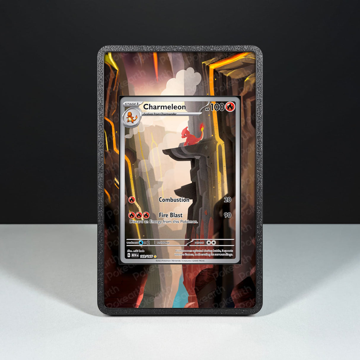Charmeleon 169/165 - Custodia con Artwork Esteso per Carte Pokémon - Display Case Extended Artwork Pokearth