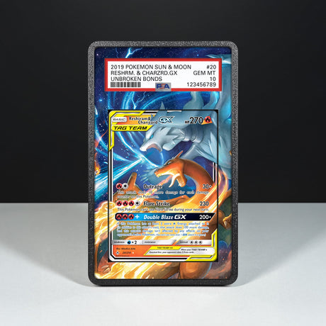 Reshiram & Charizard GX 20/214 - Custodia con Artwork Esteso per Carte Gradate