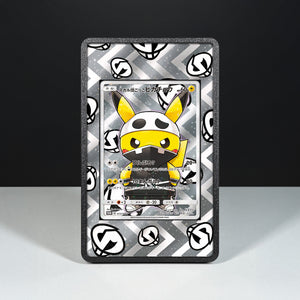Pretend Team Skull Pikachu 013/SM-P - Schutzhülle mit erweitertem Artwork für Pokémon-Karten