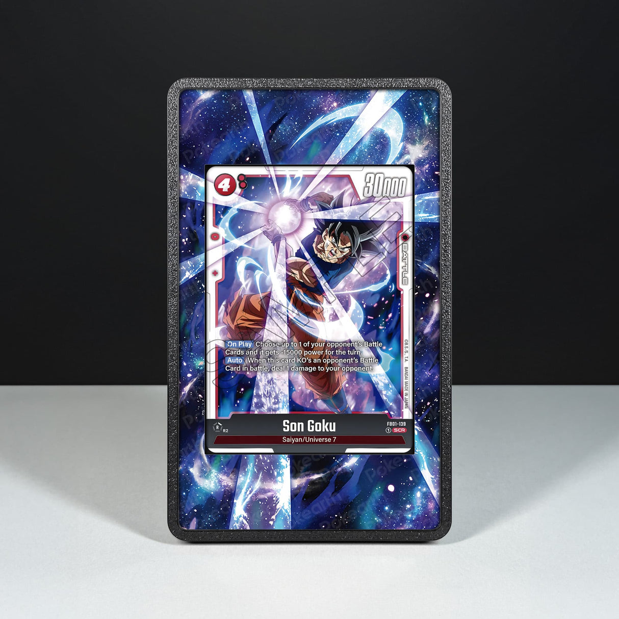 Son Goku FB01-139 - Custodia con Artwork Esteso per Carte Dragon Ball - Display Case Extended Artwork Pokearth