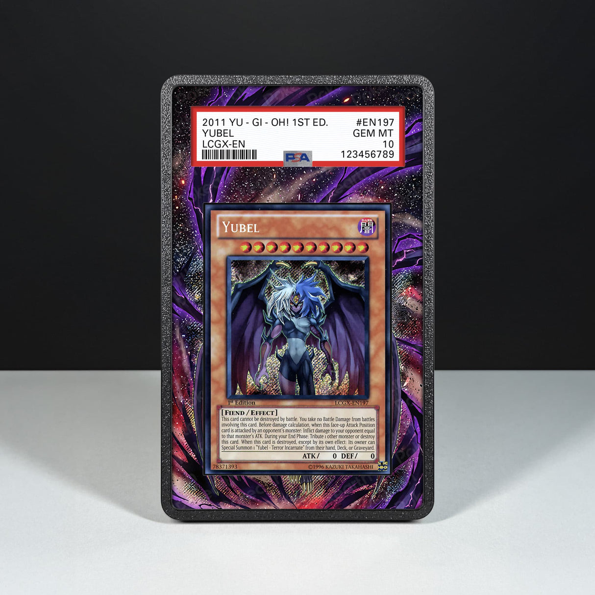Yubel EN197 - Custodia con Artwork Esteso per Carte Gradate - Display Case Extended Artwork Pokearth