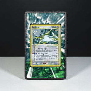 Latias Gold Star 105/107 - Custodia con Artwork Esteso per Carte Pokémon - Display Case Extended Artwork Pokearth