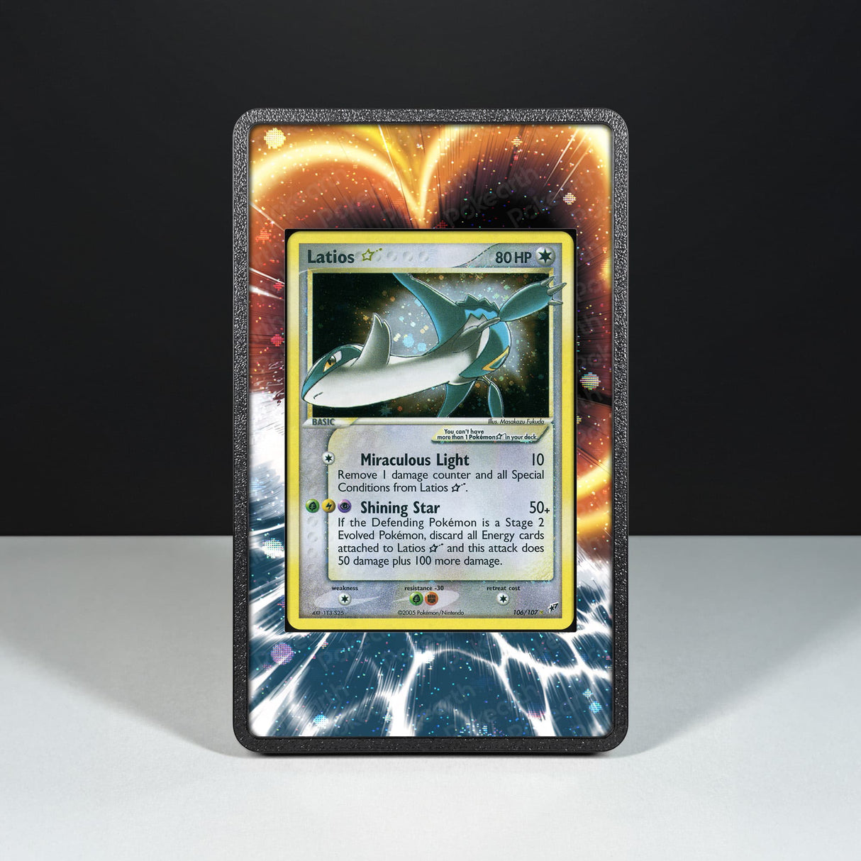 Latios Gold Star 106/107 - Custodia con Artwork Esteso per Carte Pokémon - Display Case Extended Artwork Pokearth