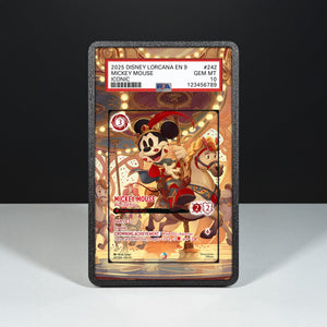 Topolino - Eroico Principe 242/204 Iconic - Custodia con Artwork Esteso per Carte Gradate - Display Case Extended Artwork Pokearth