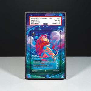 Mufasa - Sovrano della Rupe dei Re 217/204 Enchanted - Custodia con Artwork Esteso per Carte Gradate - Display Case Extended Artwork Pokearth