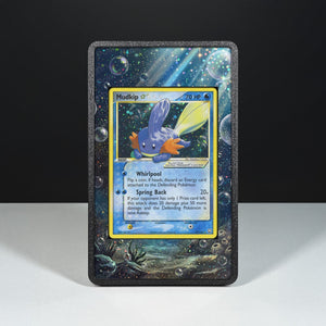 Mudkip Gold Star 107/109 - Custodia con Artwork Esteso per Carte Pokémon - Display Case Extended Artwork Pokearth